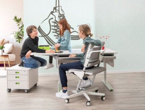Der perfekte Arbeitsplatz • Möbelcentrale Der perfekte Arbeitsplatz • Möbelcentrale