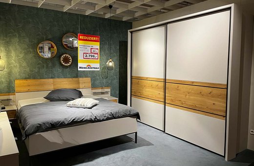 Schlafzimmer mit Kommode • Möbel Centrale • Schongau | Penzberg