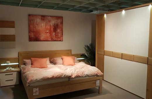 Schlafzimmer mit Beleuchtung • Möbel Centrale • Schongau | Penzberg