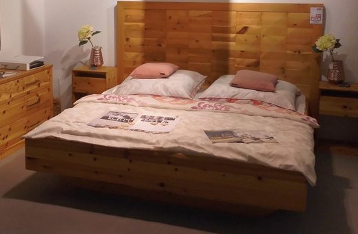 Schlafzimmer Zirbe geölt • Möbel Centrale • Schongau | Penzberg
